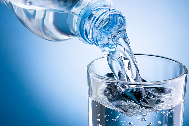 boire de l'eau pour nettoyer son corps